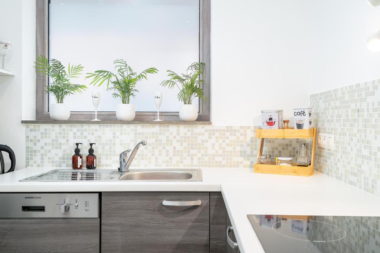 로어셀라르 House With Private Parking & Sauna Near City Centre And Transport 빌라 외부 사진